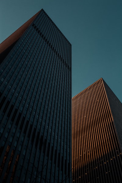 The low Angle of two tall building
